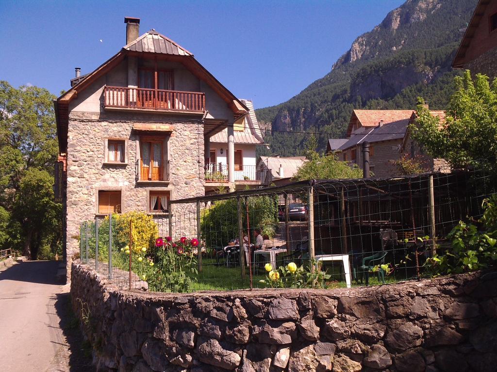 Pension Pallaruelo Saravillo Room photo